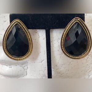 VTG MONET 1980s BLACK FACETED TEARDROP EARRINGS GOLD STIPPLED FINISH